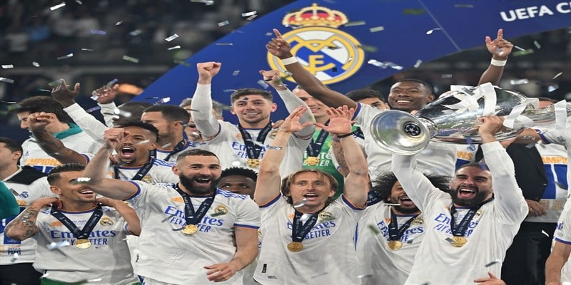Điểm danh đội hình Real Madrid huyền thoại
